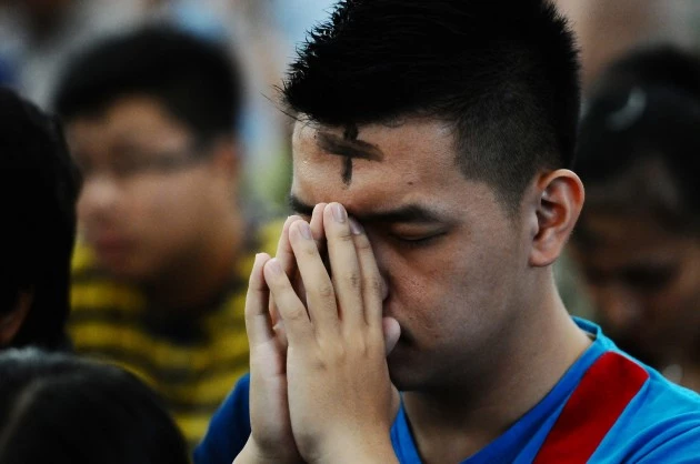 Indonesian Catholics Celebrate Ash Wednesday