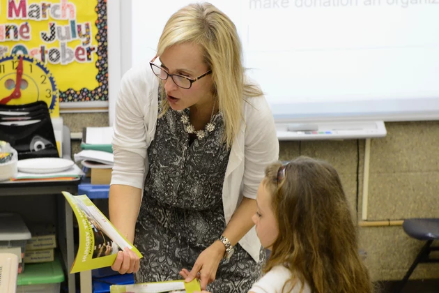 Feeding America And Akron-Canton Regional Food Bank Host Hungry To Help Lesson Plan For Students At Ohio Elementary School